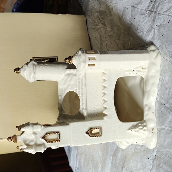 Mikasa Holiday Elegance votive candle holder snow castle - Picture 4 of 7